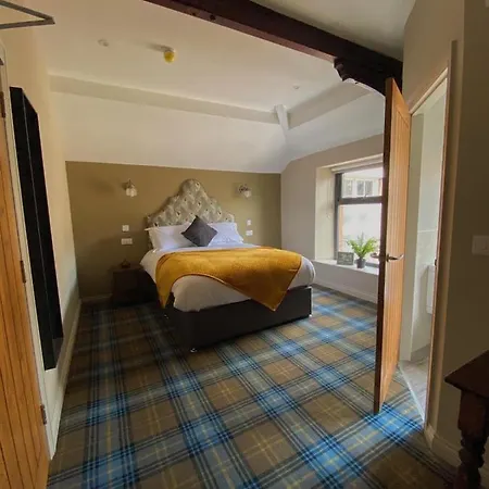 The Lounge & Bar Hotel