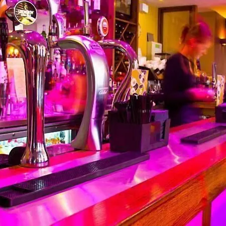 The Lounge & Bar Hotel