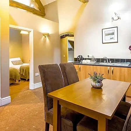 The Lounge & Bar Hotel