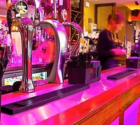The Lounge & Bar