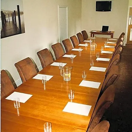 The Lounge & Bar Hotel Penrith