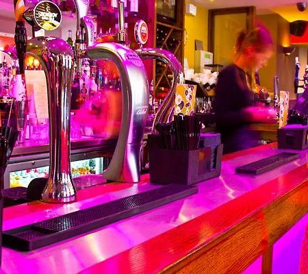 Hotel The Lounge & Bar