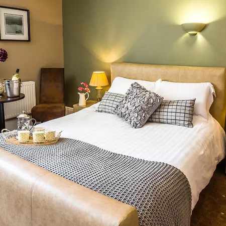 The Lounge & Bar Hotel