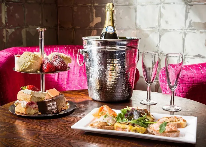 The Lounge & Bar Hotel 3*